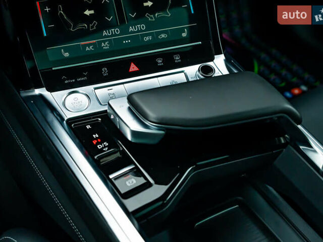 Сірий Ауді E-Tron, об'ємом двигуна 0 л та пробігом 82 тис. км за 39888 $, фото 94 на Automoto.ua