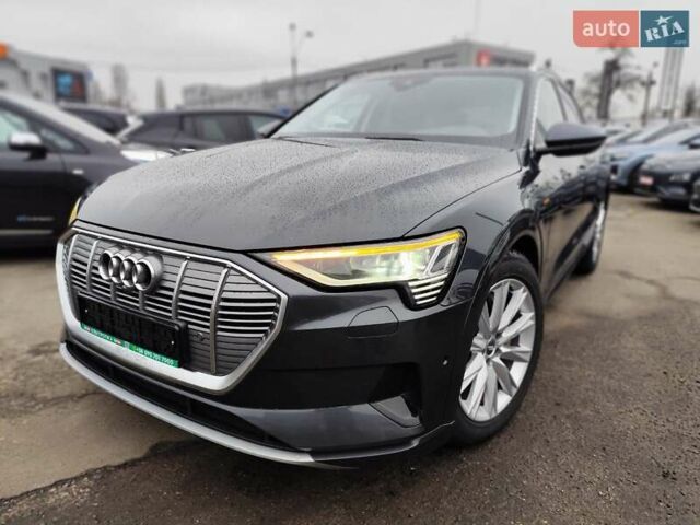 Серый Ауди E-Tron, объемом двигателя 0 л и пробегом 169 тыс. км за 33999 $, фото 17 на Automoto.ua