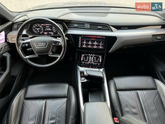 Сірий Ауді E-Tron, об'ємом двигуна 0 л та пробігом 104 тис. км за 32500 $, фото 21 на Automoto.ua