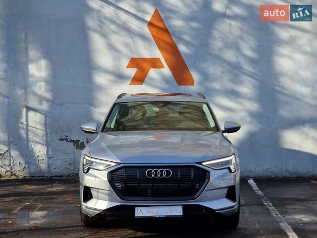 Серый Ауди E-Tron, объемом двигателя 0 л и пробегом 12 тыс. км за 31990 $, фото 1 на Automoto.ua