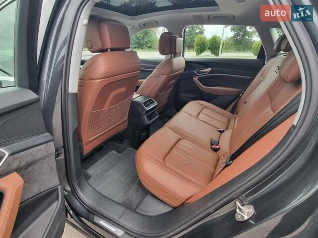 Серый Ауди E-Tron, объемом двигателя 0 л и пробегом 120 тыс. км за 29900 $, фото 19 на Automoto.ua