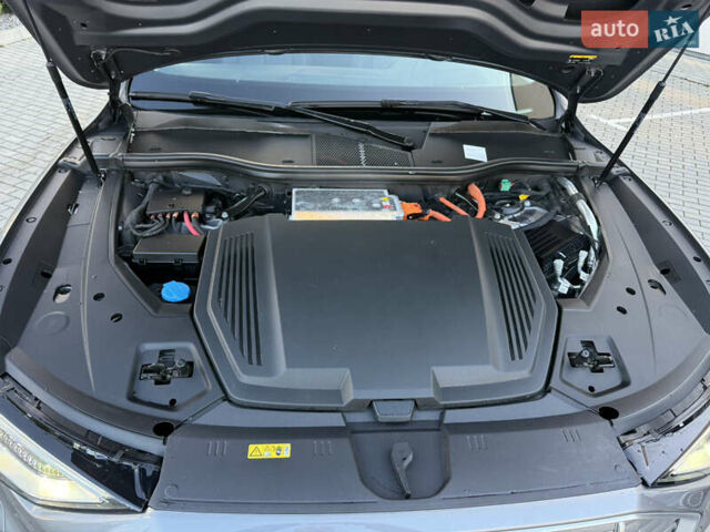 Серый Ауди E-Tron, объемом двигателя 0 л и пробегом 121 тыс. км за 27699 $, фото 36 на Automoto.ua