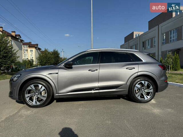 Сірий Ауді E-Tron, об'ємом двигуна 0 л та пробігом 65 тис. км за 39990 $, фото 9 на Automoto.ua