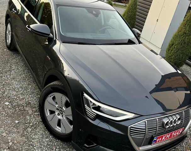 Серый Ауди E-Tron, объемом двигателя 0 л и пробегом 175 тыс. км за 22000 $, фото 2 на Automoto.ua