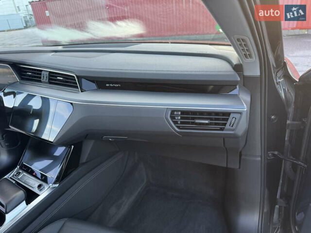 Сірий Ауді E-Tron, об'ємом двигуна 0 л та пробігом 169 тис. км за 26250 $, фото 24 на Automoto.ua