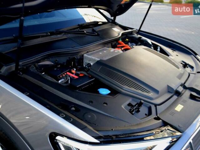 Серый Ауди E-Tron, объемом двигателя 0 л и пробегом 125 тыс. км за 23800 $, фото 216 на Automoto.ua