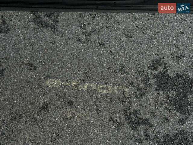 Ауді E-Tron 2020 у Львові на Automoto.ua Сірий Ауді E-Tron, об'ємом двигуна 0 л та пробігом 81 тис. км за 34920 $, фото 35 на Automoto.ua