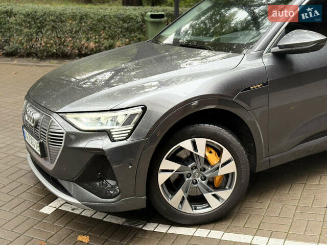Ауди E-Tron 2020 в Киеве на Automoto.ua Серый Ауди E-Tron, объемом двигателя 0 л и пробегом 71 тыс. км за 35300 $, фото 2 на Automoto.ua