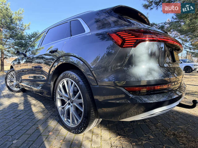Серый Ауди E-Tron, объемом двигателя 0 л и пробегом 117 тыс. км за 28990 $, фото 14 на Automoto.ua