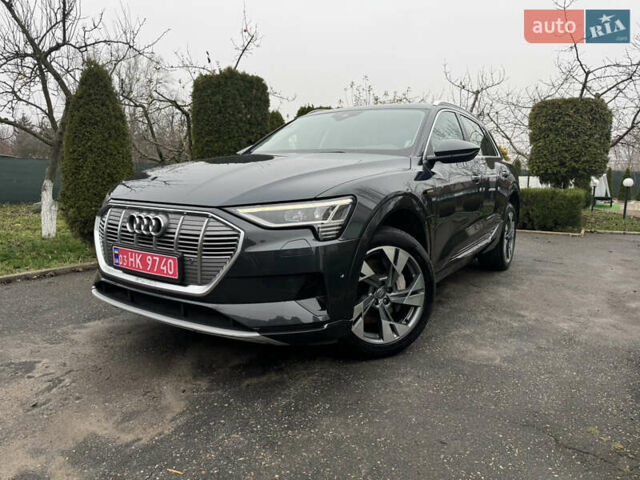 Серый Ауди E-Tron, объемом двигателя 0 л и пробегом 150 тыс. км за 23800 $, фото 65 на Automoto.ua
