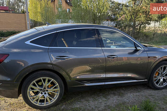 Ауді E-Tron 2020 у Києві на Automoto.ua Сірий Ауді E-Tron, об'ємом двигуна 0 л та пробігом 51 тис. км за 32000 $, фото 9 на Automoto.ua