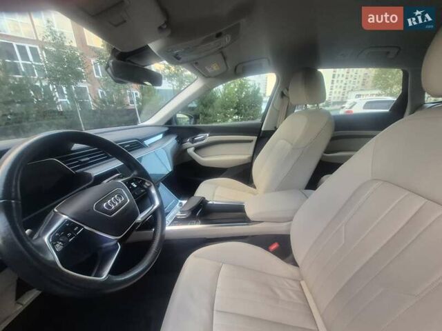 Ауди E-Tron 2020 в Хмельницком на Automoto.ua Серый Ауди E-Tron, объемом двигателя 0 л и пробегом 146 тыс. км за 22700 $, фото 52 на Automoto.ua