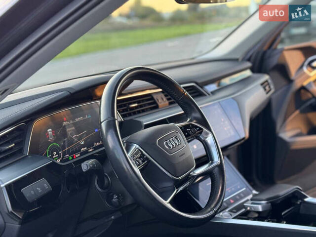 Серый Ауди E-Tron, объемом двигателя 0 л и пробегом 108 тыс. км за 22900 $, фото 19 на Automoto.ua