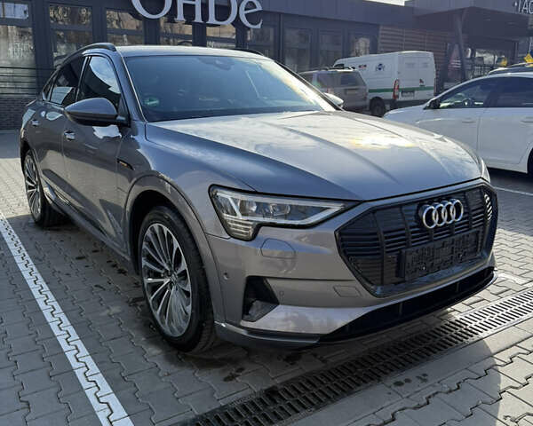 Серый Ауди E-Tron, объемом двигателя 0 л и пробегом 145 тыс. км за 37500 $, фото 74 на Automoto.ua