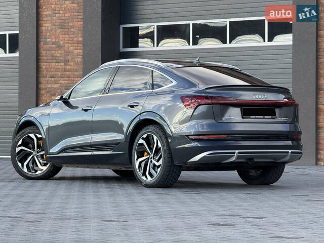 Серый Ауди E-Tron, объемом двигателя 0 л и пробегом 53 тыс. км за 40900 $, фото 2 на Automoto.ua