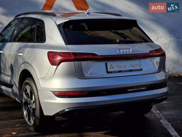 Серый Ауди E-Tron, объемом двигателя 0 л и пробегом 12 тыс. км за 31990 $, фото 28 на Automoto.ua
