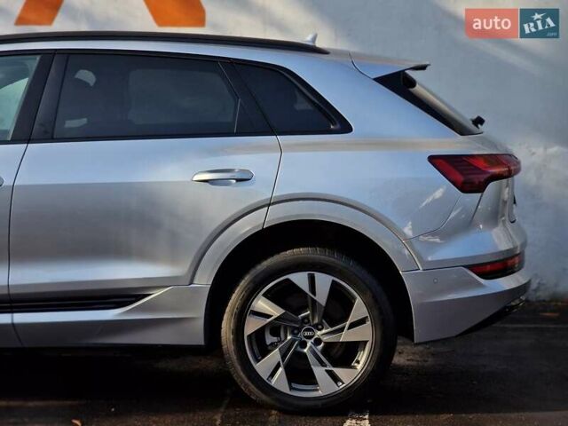 Серый Ауди E-Tron, объемом двигателя 0 л и пробегом 12 тыс. км за 31990 $, фото 22 на Automoto.ua