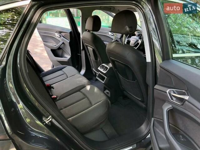 Серый Ауди E-Tron, объемом двигателя 0 л и пробегом 148 тыс. км за 25750 $, фото 19 на Automoto.ua