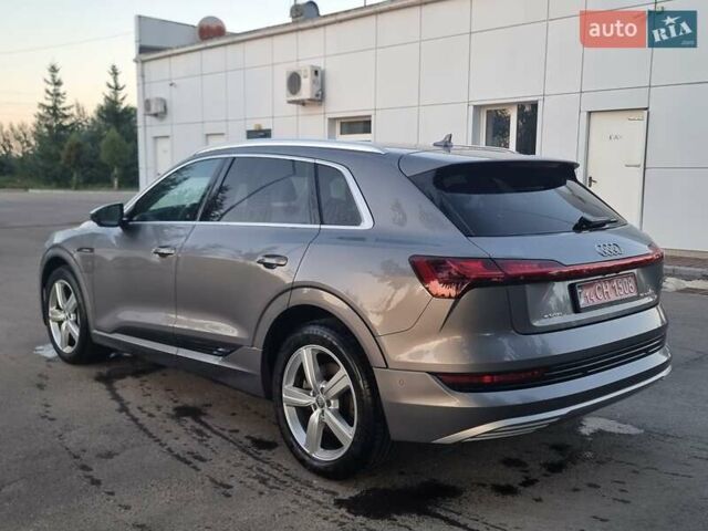 Серый Ауди E-Tron, объемом двигателя 0 л и пробегом 108 тыс. км за 29999 $, фото 7 на Automoto.ua