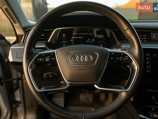 Сірий Ауді E-Tron, об'ємом двигуна 0 л та пробігом 112 тис. км за 34300 $, фото 55 на Automoto.ua