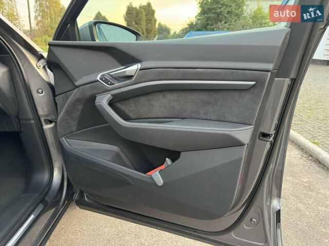 Сірий Ауді E-Tron, об'ємом двигуна 0 л та пробігом 180 тис. км за 21500 $, фото 19 на Automoto.ua
