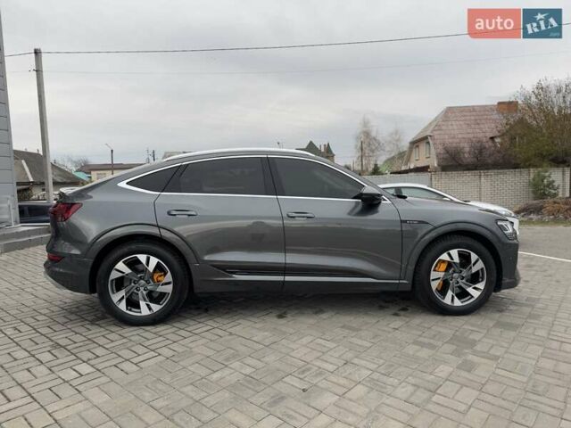 Серый Ауди E-Tron, объемом двигателя 0 л и пробегом 71 тыс. км за 35700 $, фото 6 на Automoto.ua