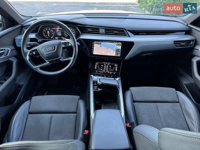 Ауді E-Tron 2020 у Дніпро (Дніпропетровську) на Automoto.ua Сірий Ауді E-Tron, об'ємом двигуна 0 л та пробігом 94 тис. км за 36800 $, фото 7 на Automoto.ua