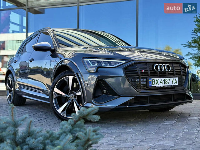 Серый Ауди E-Tron, объемом двигателя 0 л и пробегом 41 тыс. км за 44990 $, фото 7 на Automoto.ua
