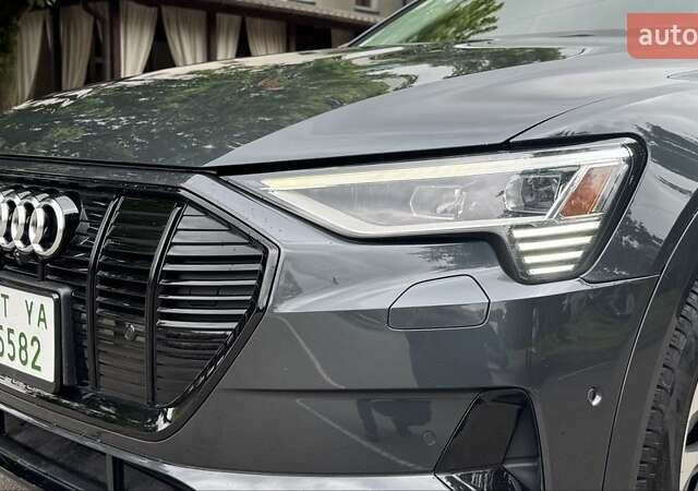 Ауди E-Tron 2020 в Ивано-Франковске на Automoto.ua Серый Ауди E-Tron, объемом двигателя 0 л и пробегом 68 тыс. км за 31000 $, фото 9 на Automoto.ua