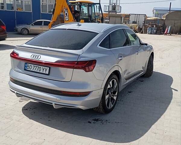 Серый Ауди E-Tron, объемом двигателя 0 л и пробегом 70 тыс. км за 38000 $, фото 3 на Automoto.ua