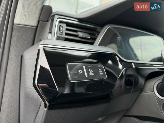 Ауди E-Tron 2020 в Тернополе на Automoto.ua Серый Ауди E-Tron, объемом двигателя 0 л и пробегом 126 тыс. км за 23900 $, фото 67 на Automoto.ua