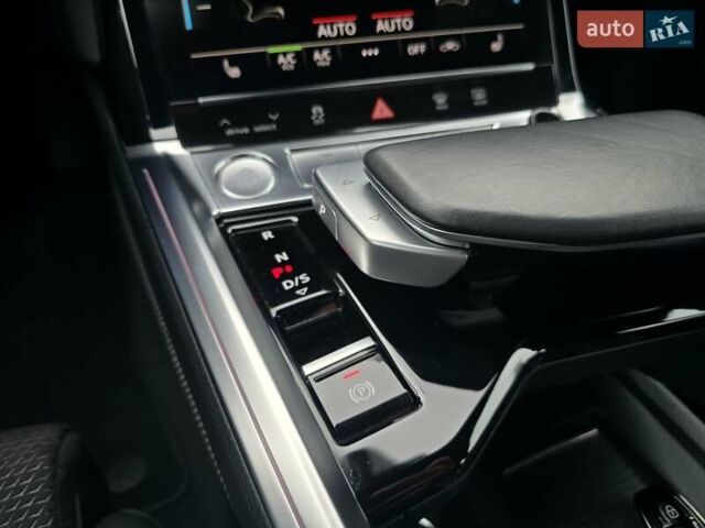 Серый Ауди E-Tron, объемом двигателя 0 л и пробегом 71 тыс. км за 33999 $, фото 78 на Automoto.ua