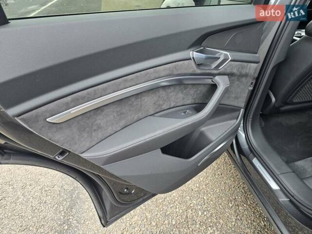 Серый Ауди E-Tron, объемом двигателя 0 л и пробегом 71 тыс. км за 33999 $, фото 57 на Automoto.ua