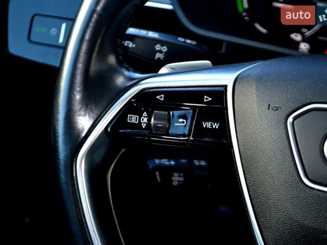 Серый Ауди E-Tron, объемом двигателя 0 л и пробегом 125 тыс. км за 23800 $, фото 120 на Automoto.ua