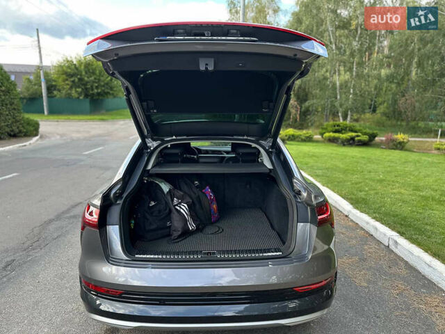 Серый Ауди E-Tron, объемом двигателя 0 л и пробегом 88 тыс. км за 28500 $, фото 14 на Automoto.ua