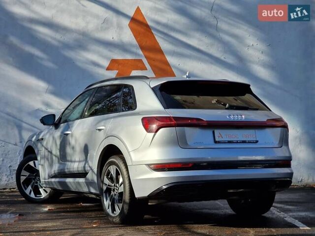 Серый Ауди E-Tron, объемом двигателя 0 л и пробегом 12 тыс. км за 31990 $, фото 26 на Automoto.ua
