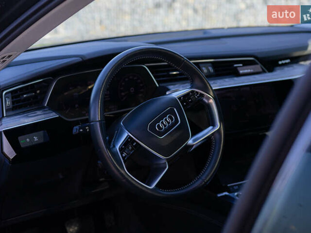 Серый Ауди E-Tron, объемом двигателя 0 л и пробегом 60 тыс. км за 37500 $, фото 40 на Automoto.ua
