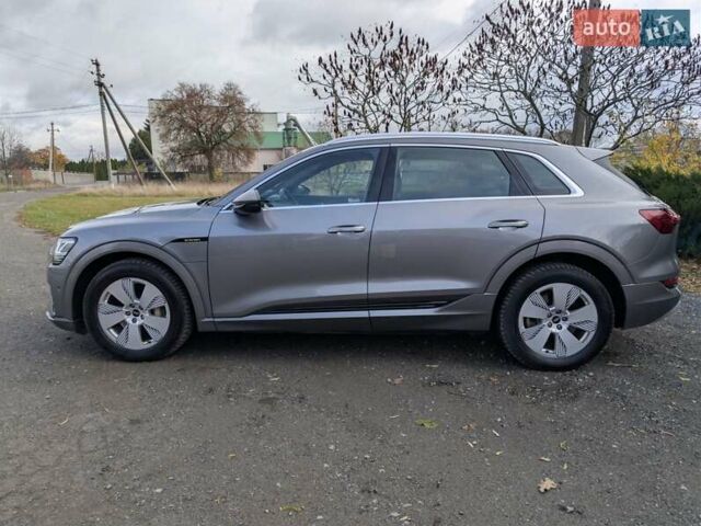Серый Ауди E-Tron, объемом двигателя 0 л и пробегом 82 тыс. км за 32500 $, фото 6 на Automoto.ua