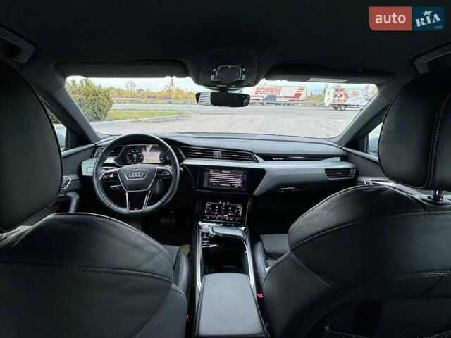 Ауди E-Tron 2020 в Киеве на Automoto.ua Серый Ауди E-Tron, объемом двигателя 0 л и пробегом 140 тыс. км за 29500 $, фото 2 на Automoto.ua