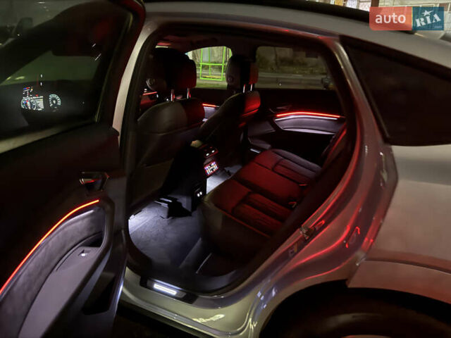 Серый Ауди E-Tron, объемом двигателя 0 л и пробегом 32 тыс. км за 41990 $, фото 17 на Automoto.ua