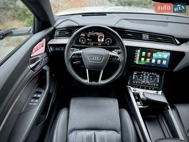 Серый Ауди E-Tron, объемом двигателя 0 л и пробегом 36 тыс. км за 45445 $, фото 62 на Automoto.ua