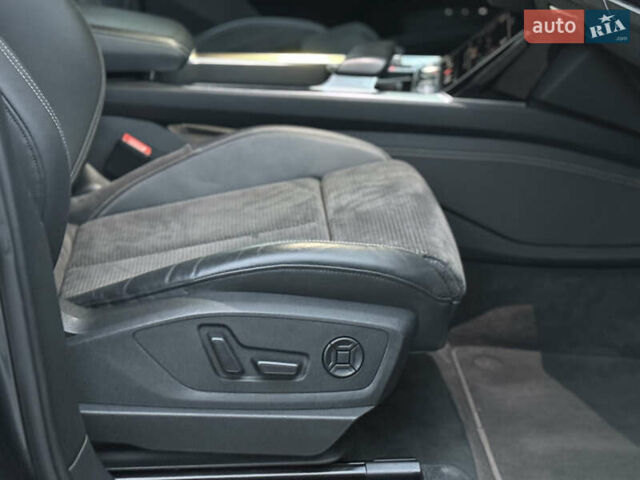 Серый Ауди E-Tron, объемом двигателя 0 л и пробегом 28 тыс. км за 34900 $, фото 42 на Automoto.ua