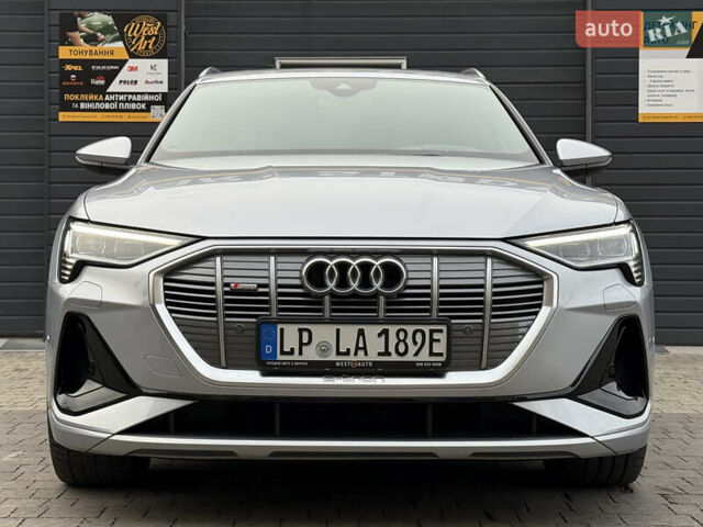 Серый Ауди E-Tron, объемом двигателя 0 л и пробегом 63 тыс. км за 39800 $, фото 1 на Automoto.ua