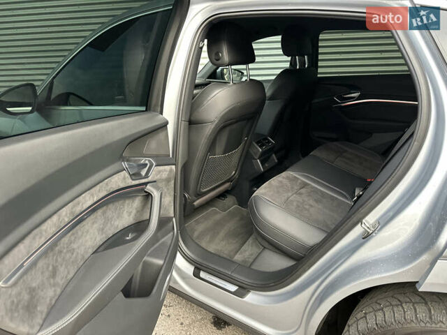 Сірий Ауді E-Tron, об'ємом двигуна 0 л та пробігом 45 тис. км за 33999 $, фото 54 на Automoto.ua