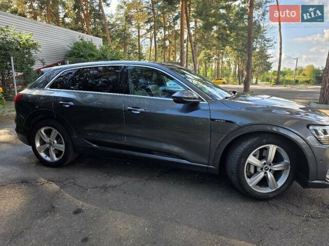 Серый Ауди E-Tron, объемом двигателя 0 л и пробегом 43 тыс. км за 29999 $, фото 1 на Automoto.ua