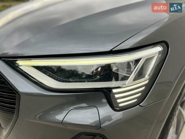 Серый Ауди E-Tron, объемом двигателя 0 л и пробегом 125 тыс. км за 34999 $, фото 112 на Automoto.ua