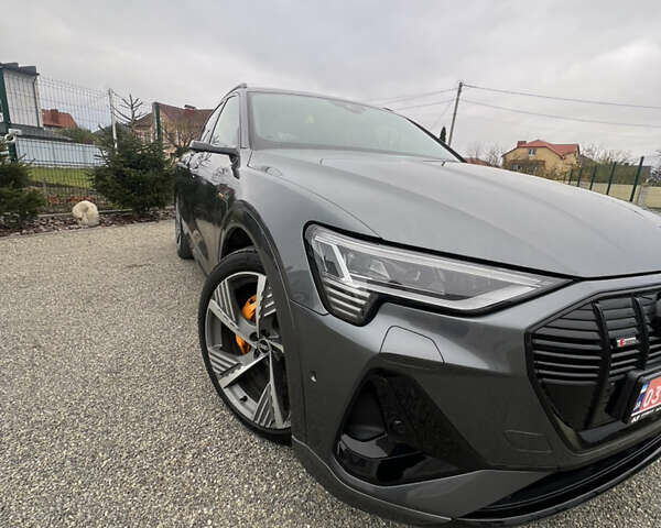 Серый Ауди E-Tron, объемом двигателя 0 л и пробегом 90 тыс. км за 38300 $, фото 1 на Automoto.ua