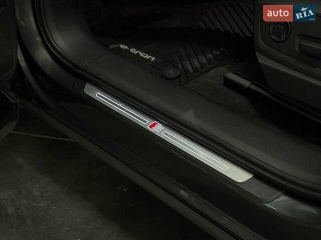 Сірий Ауді E-Tron, об'ємом двигуна 0 л та пробігом 86 тис. км за 37423 $, фото 18 на Automoto.ua