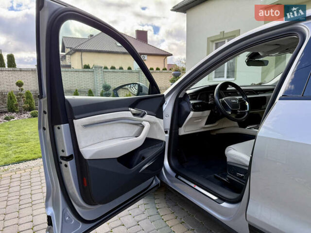 Серый Ауди E-Tron, объемом двигателя 0 л и пробегом 130 тыс. км за 37000 $, фото 47 на Automoto.ua