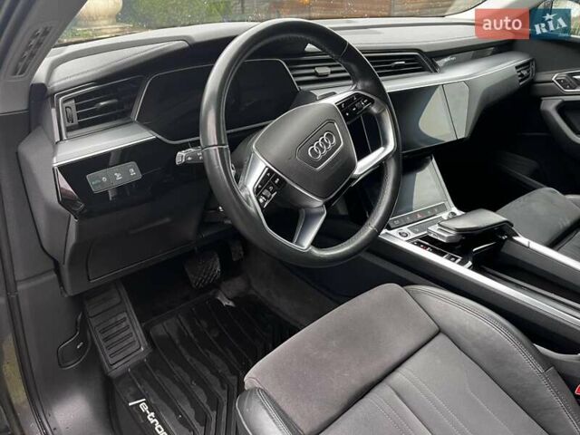 Серый Ауди E-Tron, объемом двигателя 0 л и пробегом 165 тыс. км за 33000 $, фото 22 на Automoto.ua